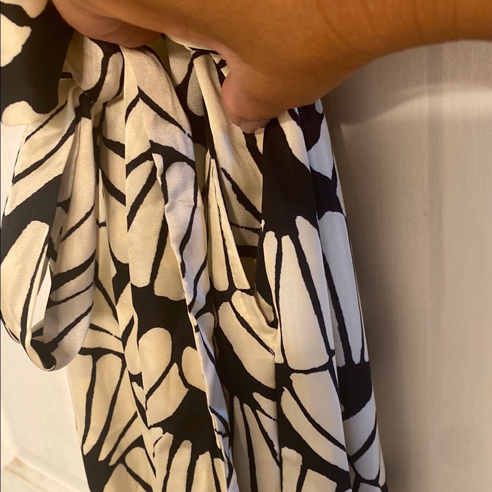 Anthropologie, Macy's Black and White Dolman Sleeve Jumpsuit - Picture 4 of 9